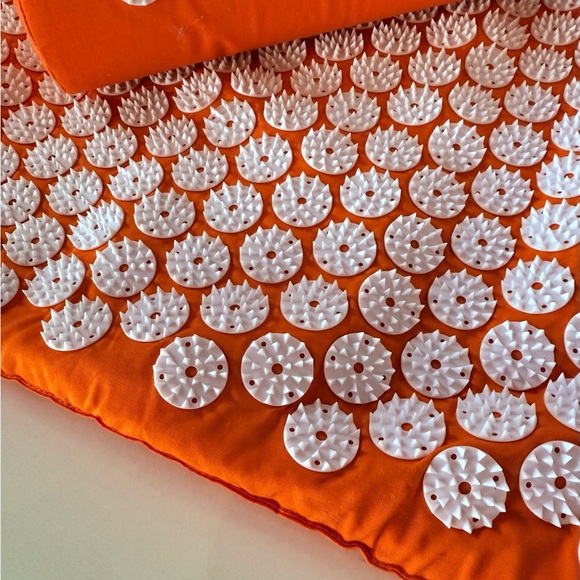 Acupressure Mat and Pillow Set - Picture 3 of 6